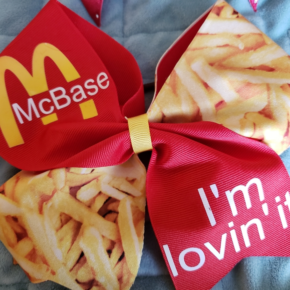 Cheerleading bow